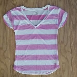 American Eagle T-Top sleeves are tapered